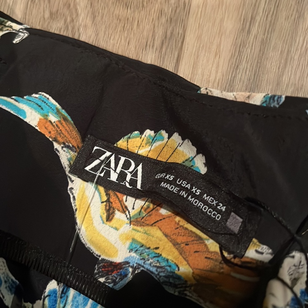 ๐ฆ
NWT Zara Shorts - Picture 3 of 4